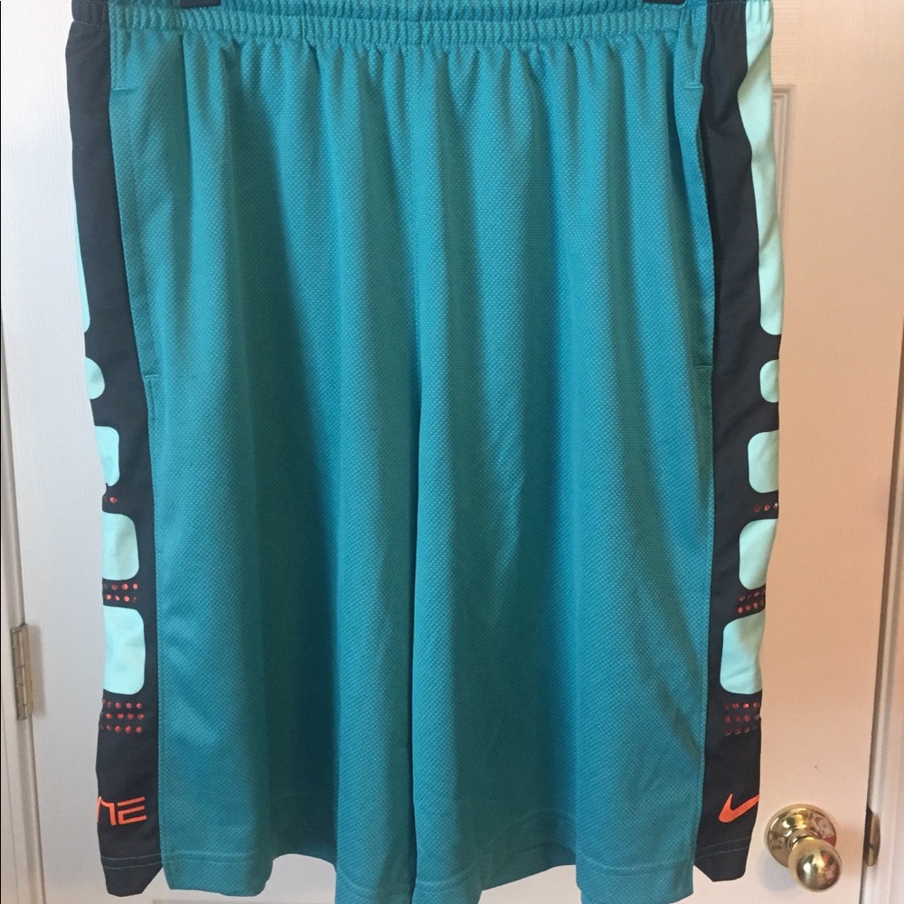 Mens Nike elite basketball shorts size XL
